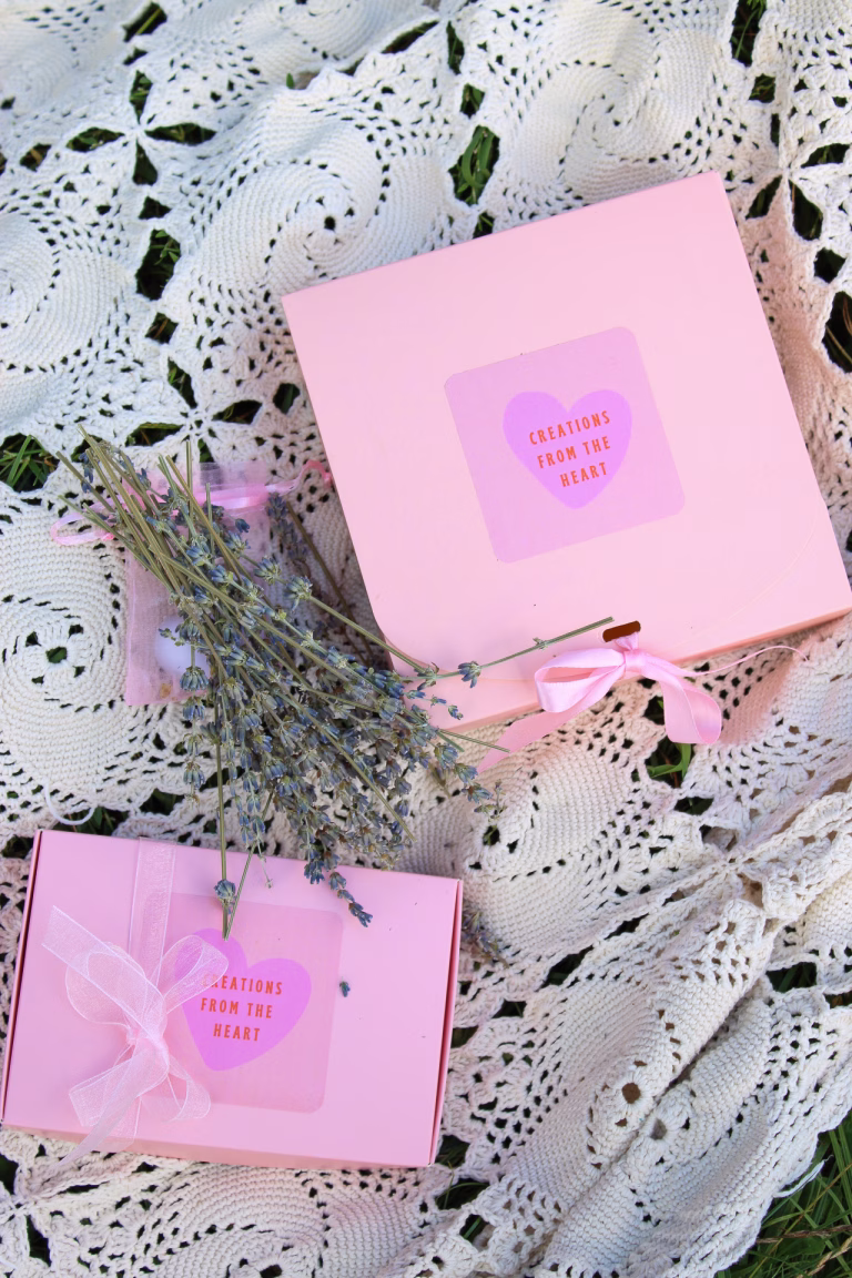 DIY-kit manifestatie kaars – zelf kaarsen maken met intentie, kruiden en edelstenen